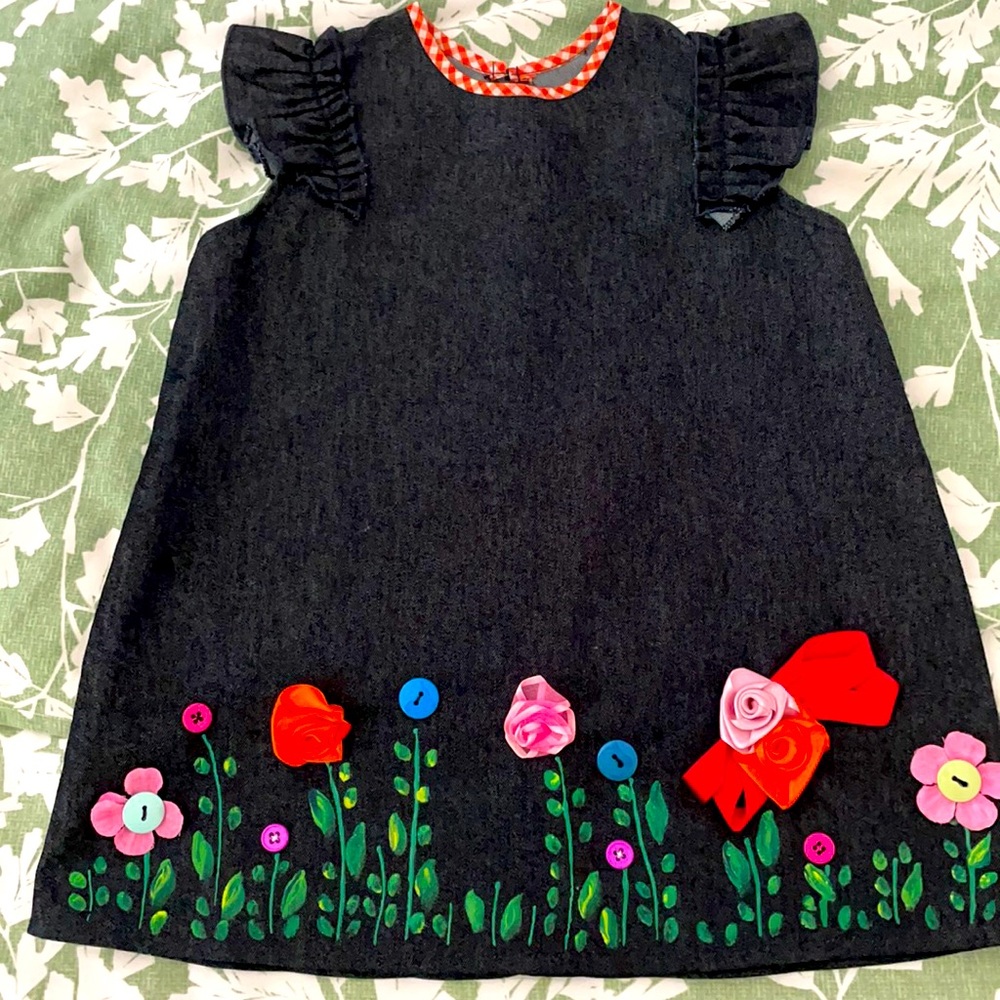 Girl dress with paint flowers. Hand Made in Mexico